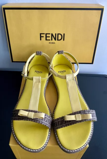 ***Fendi Patent Leather And Canvas Girls Sandals Eu 36/Uk 3 Ex.cond***
