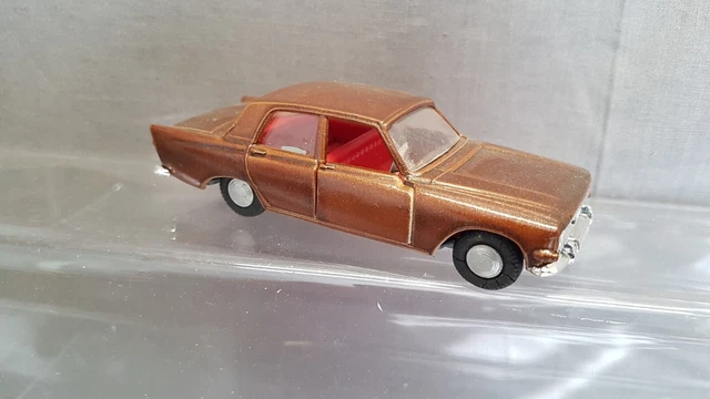 VINTAGE TRIANG SPOT-ON 270 Ford Zephyr Six Code 3 Repaint Good ...