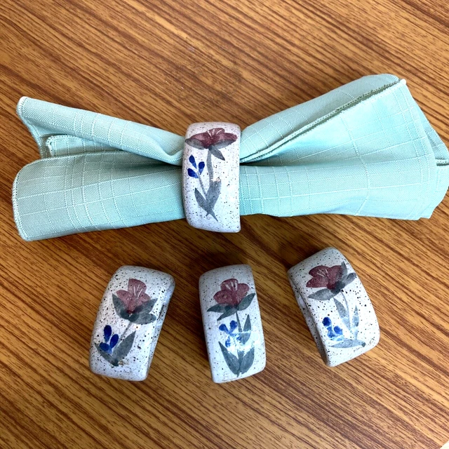 Juego de 4 anillos de servilleta de cerámica de gres diseño floral primavera verano día de la madre