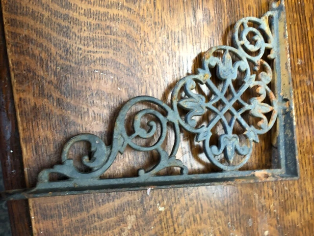 One  vintage cast iron shelf bracket 2