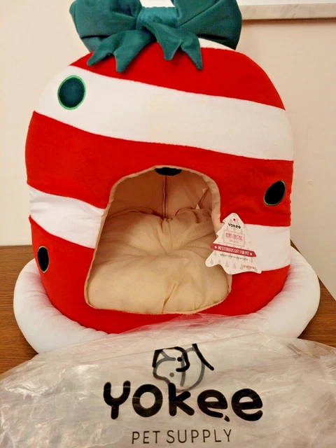 Pet Bed - Smaller dog or cat -by Yokee Adorable Holiday theme Removable cushion