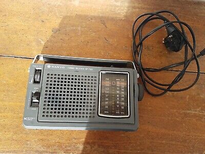 Vintage Sanyo 3 Band Receiver Portable Radio RP7160