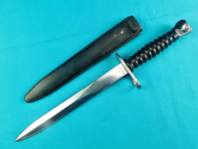 https://www.picclickimg.com/NN8AAOSwuC9j0qw-/Vintage-Swiss-Switzerland-Bayonet-Fighting-Knife-w-Scabbard.webp