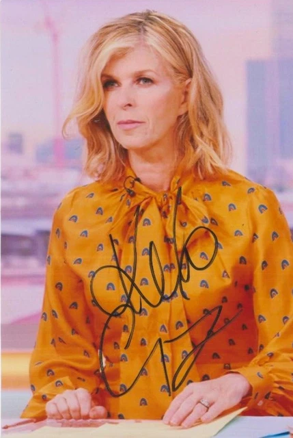 Kate Garraway    **HAND SIGNED**   6x4 photo  ~  AUTOGRAPHED