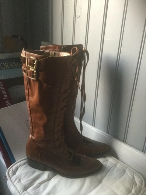 Bottes lacées SAN MARINA cuir brun roux .t 36. ( A/ D)