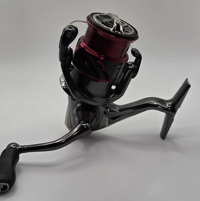SHIMANO STRADIC C2500HGS-B リール　エギング SHIMANO STRADIC C2500HGS-B リール エギング