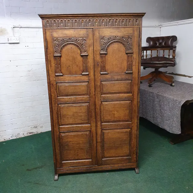 Antique/Reproduction Stunning Oak Carved Panelled Wardrobe/Hall Robe/Armoire