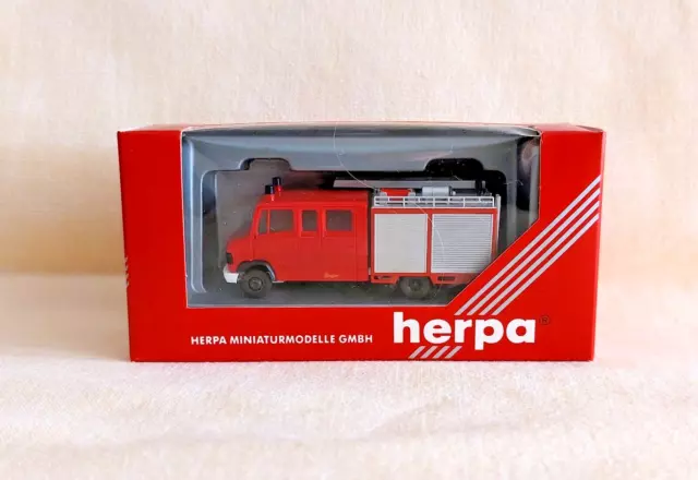 Herpa Modellauto LKW MB  Feuerwehr Einsatzfahrzeug  1:87 OVP