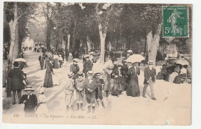 NANCY - CPA 54 - LA PEPINIERE - Allée très animée - Enfants au Cerceau - DEFAUT