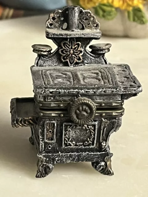 Heavy Cast Iron Miniature Stove From Boyd's Bears With Accessories! AS-IS!  SEE!