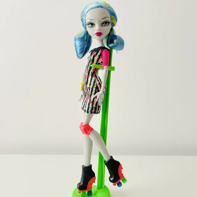 Monster High Skultimate Roller Maze Doll: Ghoulia Yelps