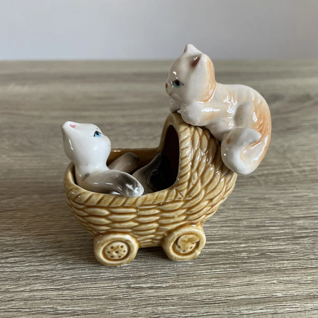 Vintage Kitsch Ceramic Cats In Pram Basket Ornament Kittens 8cm