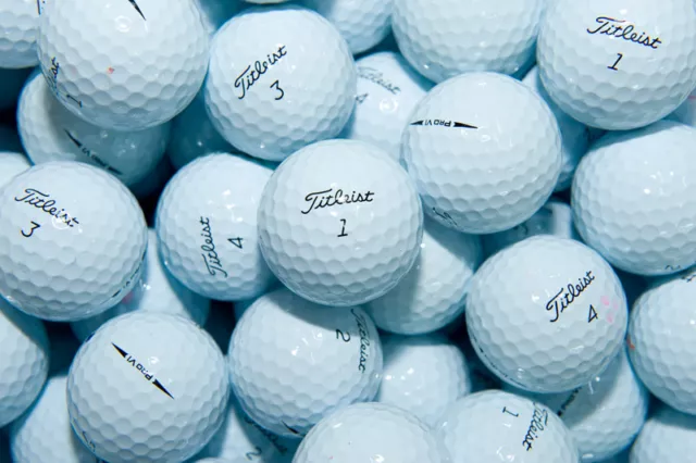 1 Dozen Titleist Pro V1 Mint / Near MINT Grade LATEST(2018) Model Golf Balls