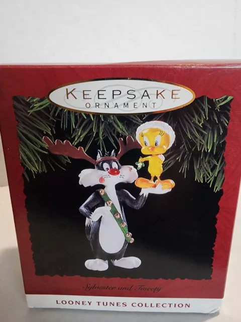 Hallmark Keepsake Tweety Bird & Sylvester 1993 Looney Tunes Christmas Ornament