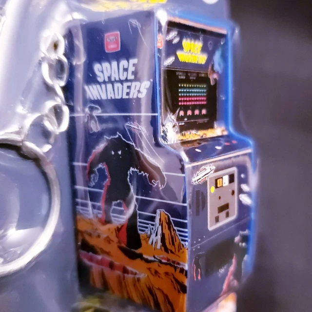 2018 Space Invaders Arcade Game Image 3D Arcade Key Chain **No Real Game Play**