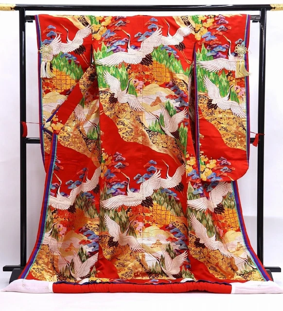 Japanese Kimono Uchikake Luxurious Wedding Embroidery Pure Silk Crane Red K540