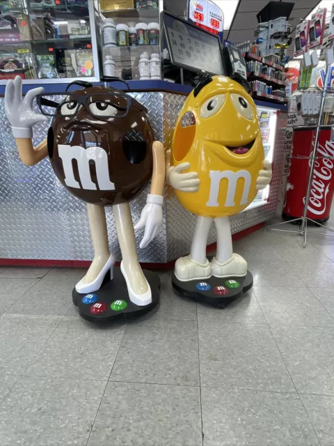 m&m store display character 2