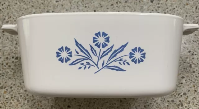 Vintage 1.5 Quart Corningware Blue Cornflower Casserole Baking Dish Bowl White
