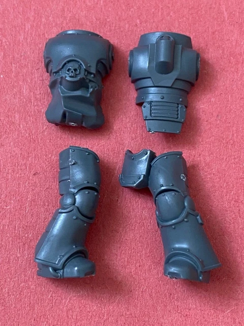 thumbnail image 2 of Warhammer 40k Chaos Space Marine Bits - Heretic Marine Torso And Legs (#94-96) 2 of 4