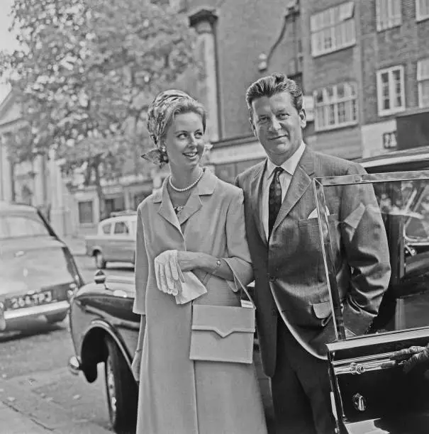 BRITISH FILM EXECUTIVE Tony Bartley marries Victoria Mann 1965 OLD ...