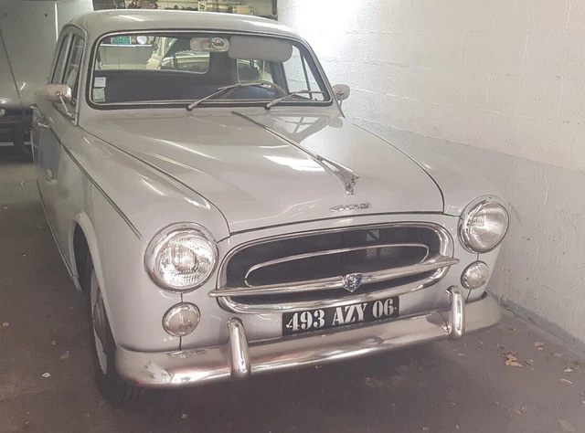 Peugeot 403 B8