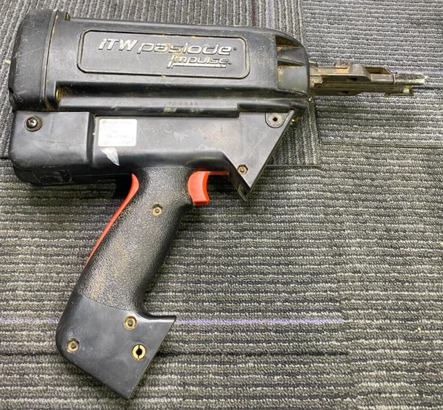 Paslode Framing Nailer Nail Gun IM300, IM30075N, IM-300/75N BROKEN/ FOR PARTS!!