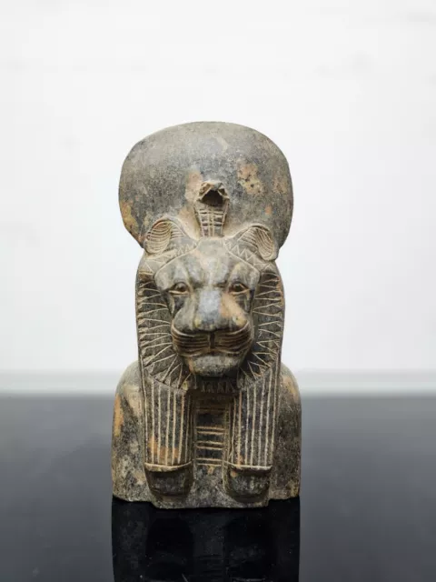 Rare Ancient Egyptian Antiquities goddess Sekhmet BustThe statue of the goddess