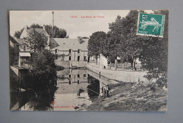 Cpa - Luzy - Les Bords De L Alene *