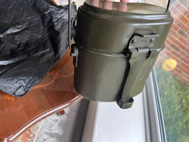 Ww2 German Mess Kit Green Military Memorabilia Rare