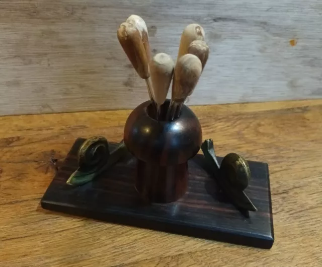 Porte piques, pics, bois et laiton escargot art déco avec ses 6 fourchettes