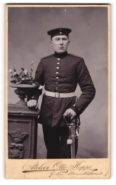Fotografie Otto Hoppe, Celle, Portrait Soldat in Unfiorm CDV /Kabinett-Foto