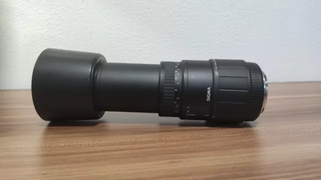 SiGMA 70 - 300 mm 1:4,5 - 5,6 ZOOM OBJEKTIV FÜR CANON EOS EF UND EF-S FASSUNG