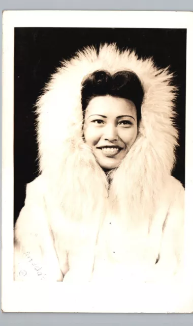 BEAUTIFUL ALASKA NATIVE WOMAN IN FUR PARK postcard rppc inuit eskimo indian