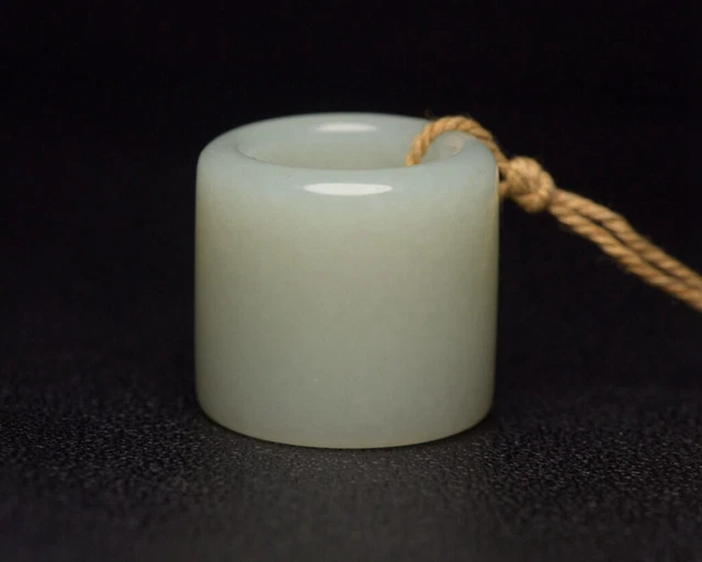 Chinese Natural Hetian Jade Handcarvede Exquisite Ring 13910