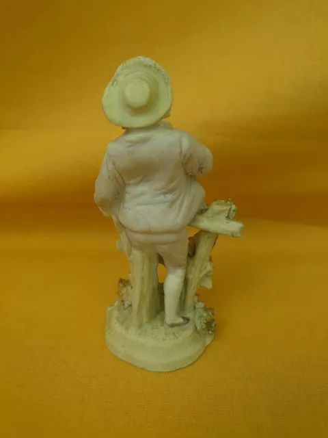 Statuette homme en porcelaine vintage 3