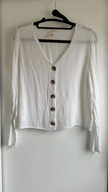 NWOT Urban Romantics Long Sleeve White Crop Top Button Down Women's Size Medium