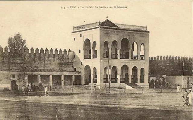 Cpa Maroc Fez Le Palais Du Sultan Au Mechouar