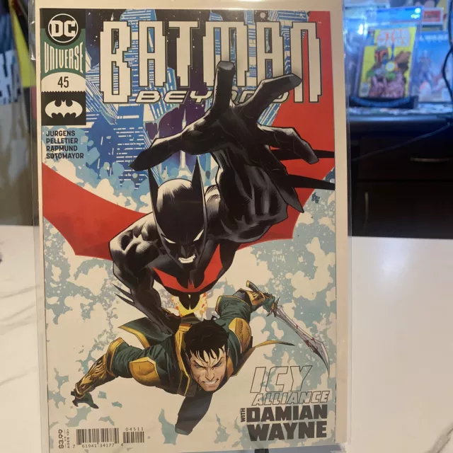 Batman Beyond #45 Cvr A Dan Mora DC COMICS