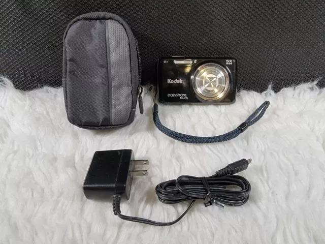 Kodak EasyShare Touch M577 14.0MP Digital Camera with 5x Zoom- Black, Bundle