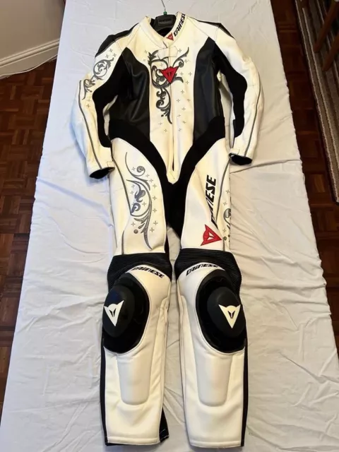 LADIES GENUINE DAINESE Yu Race Suit. Hardly Used. Very Nice