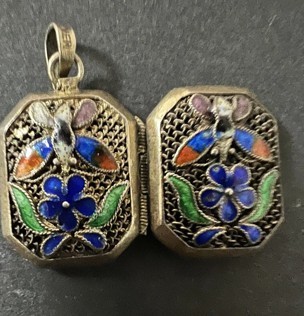 Chinese Antique Cloissone Enamel Gilt Vermeil Filigree Guilloche Locket Sterling Chinese Antique Cloissone Enamel Gilt Vermeil Filigree Guilloche Locket Sterling