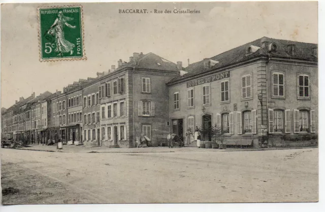 BACCARAT - Meurthe et Moselle - CPA 54 - Rue des cristalleries - Hotel du Pont