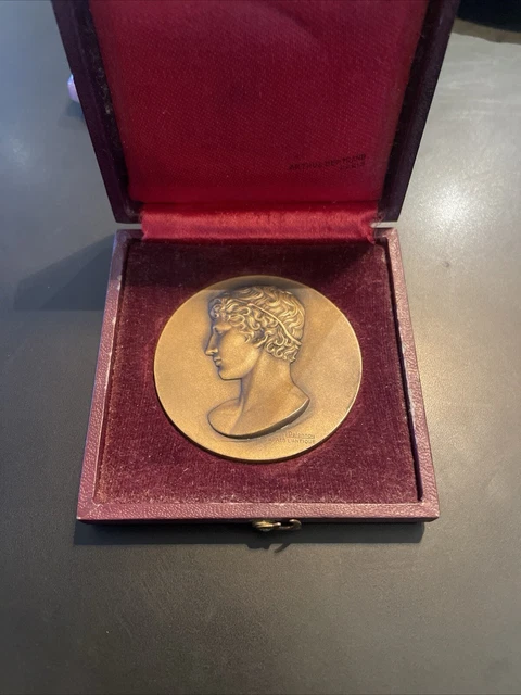 SPORTS Médaille, Offert par le ministre fme_868178 Medals