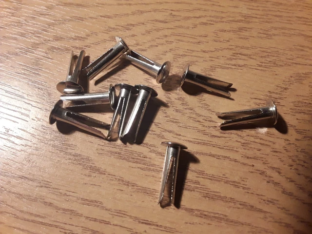 Rivetto testa ovale 4mm x 16mm acciaio nichelato biforcato quantità 10