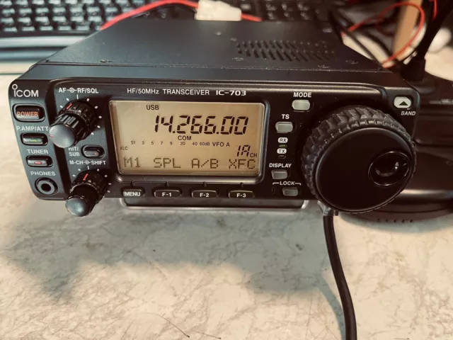 Icom IC-703 QRP RADIO HF 160-10m & 6m