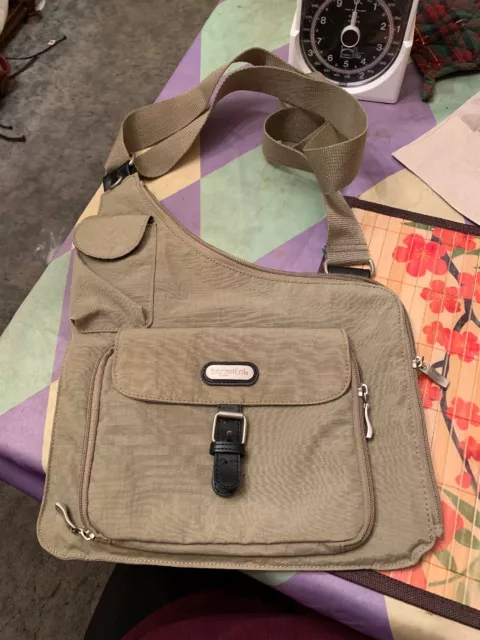 Baggallini Women’s Brown Tan Crossbody Hip Bag Purse EUC