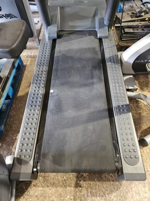 Life Fitness 95ti INTEGRITY Treadmill Commercial Gym Equipment  + Video INSIDE