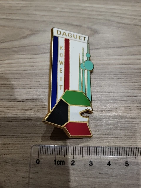 Pin's badge Insigne militaire guerre golfe division Daguet logistique