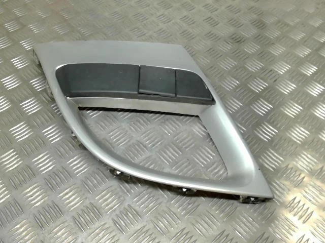 Déflecteurs Pare-Brise Modifycar Pour Renault Megane III 2009-2016 - Noir Fumé - Installation Intérieure