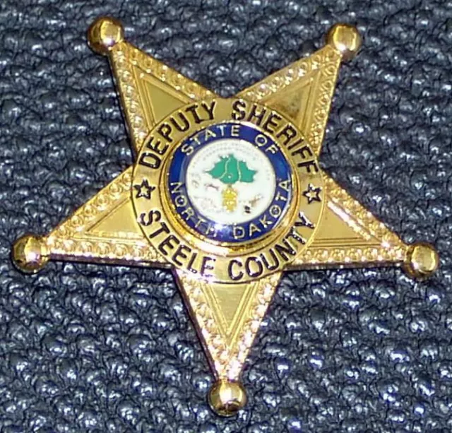 h/16***OLD-Policebadge: STEELE  COUNTY